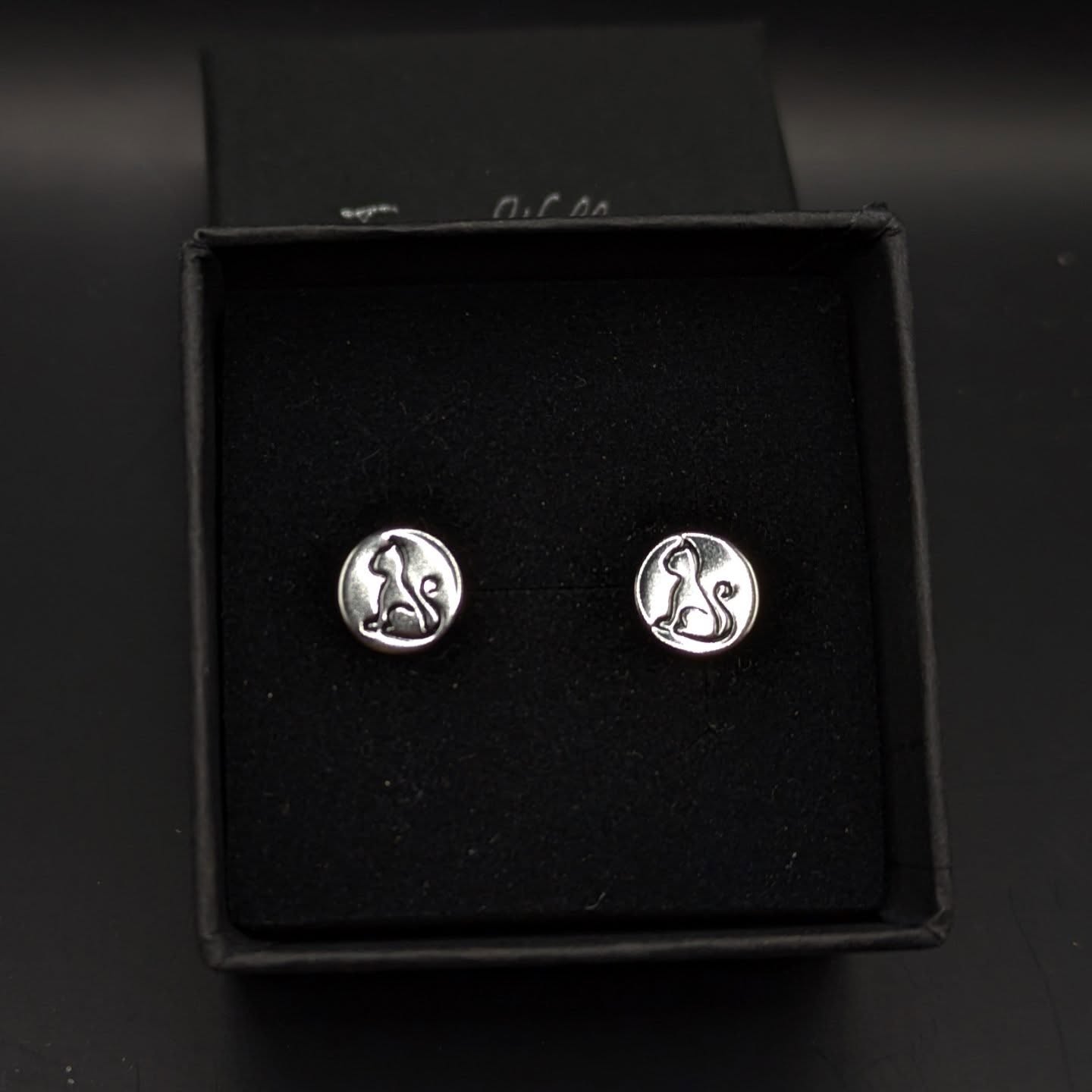Elegant Cat Studs