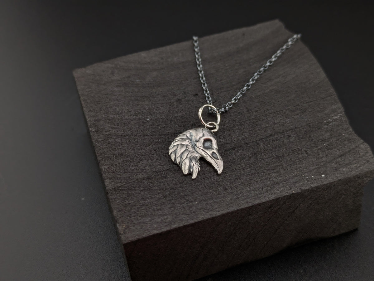 Raven Skull Single Drop