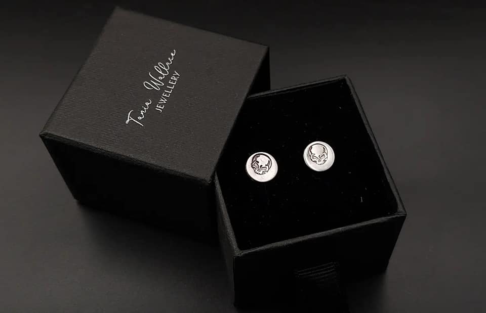 Silver skull studs