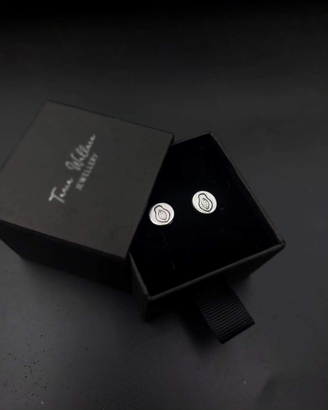 Papaya Studs