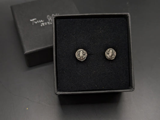 Frog Studs