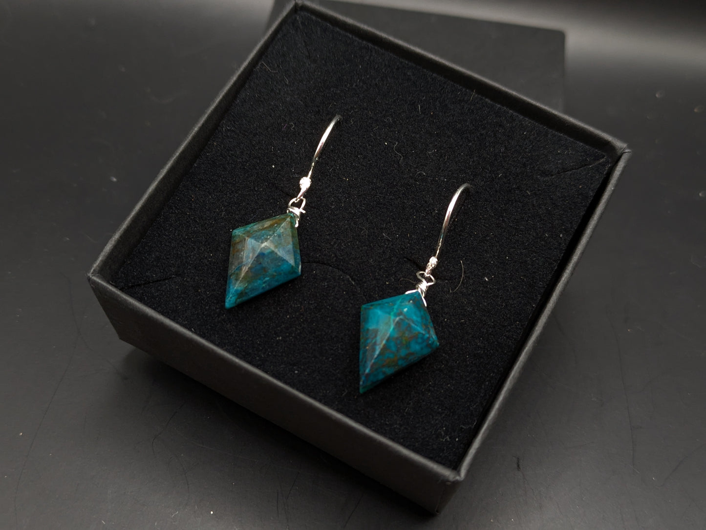 Chrysocolla 'kite' Drops