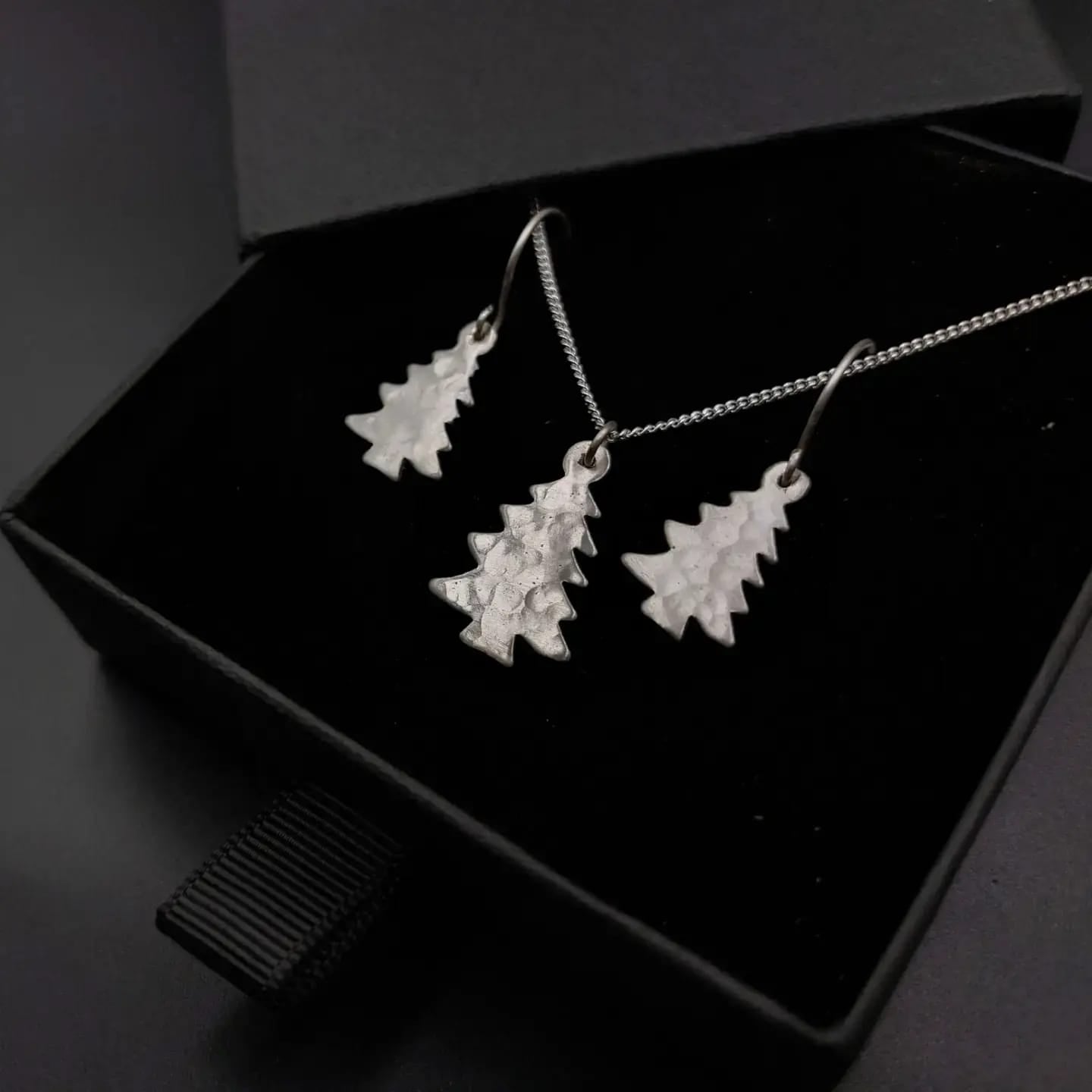 Textured Christmas Set