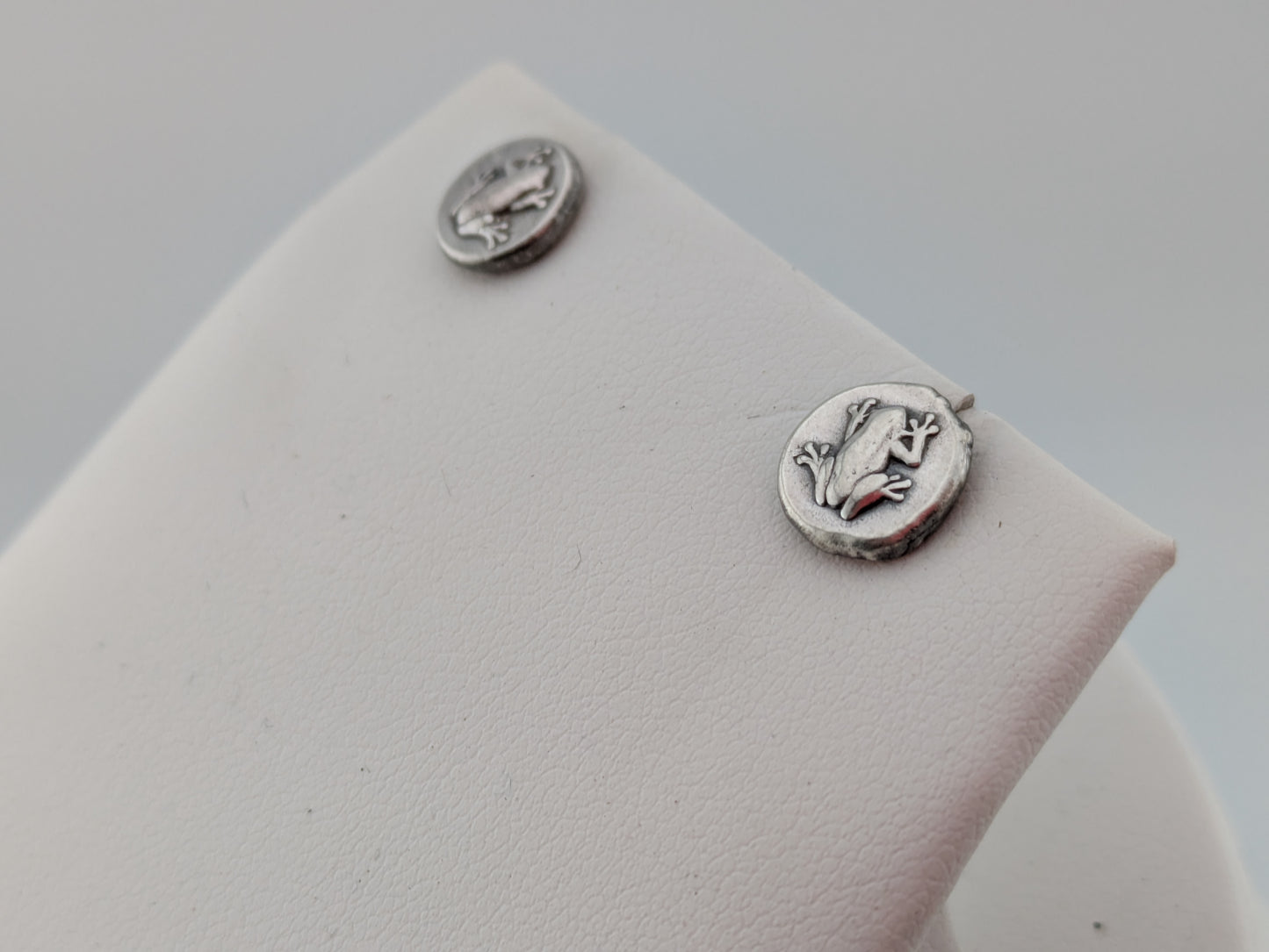 Frog Studs
