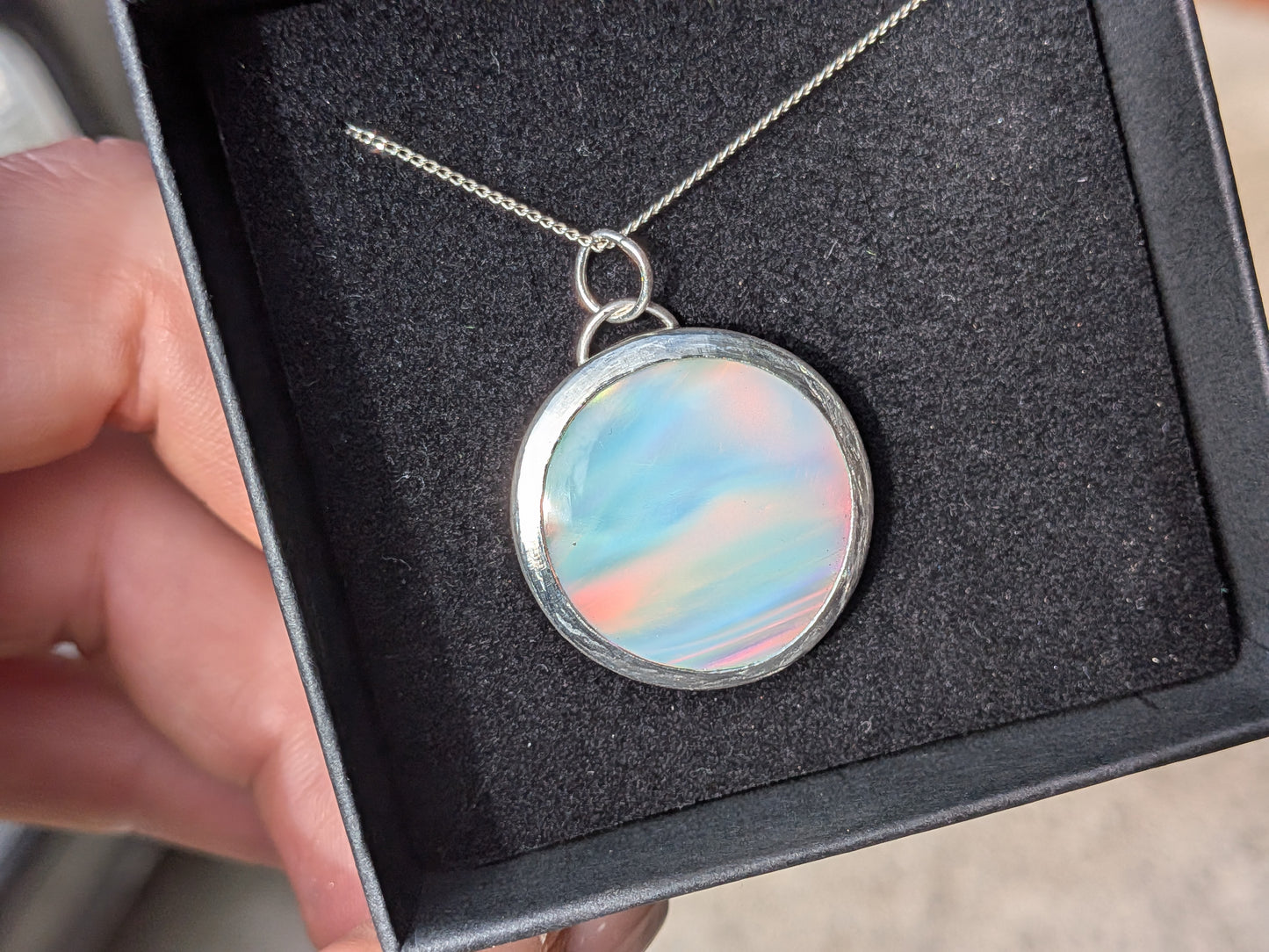 Aurora Opal Disc Pendat