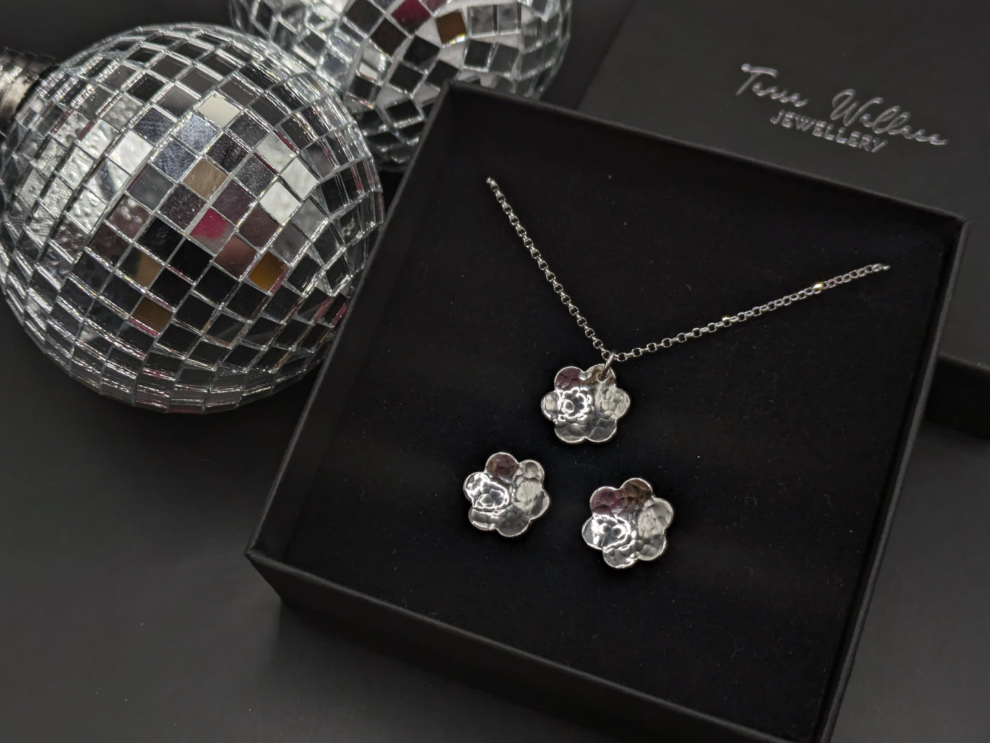 Flower Stud Set