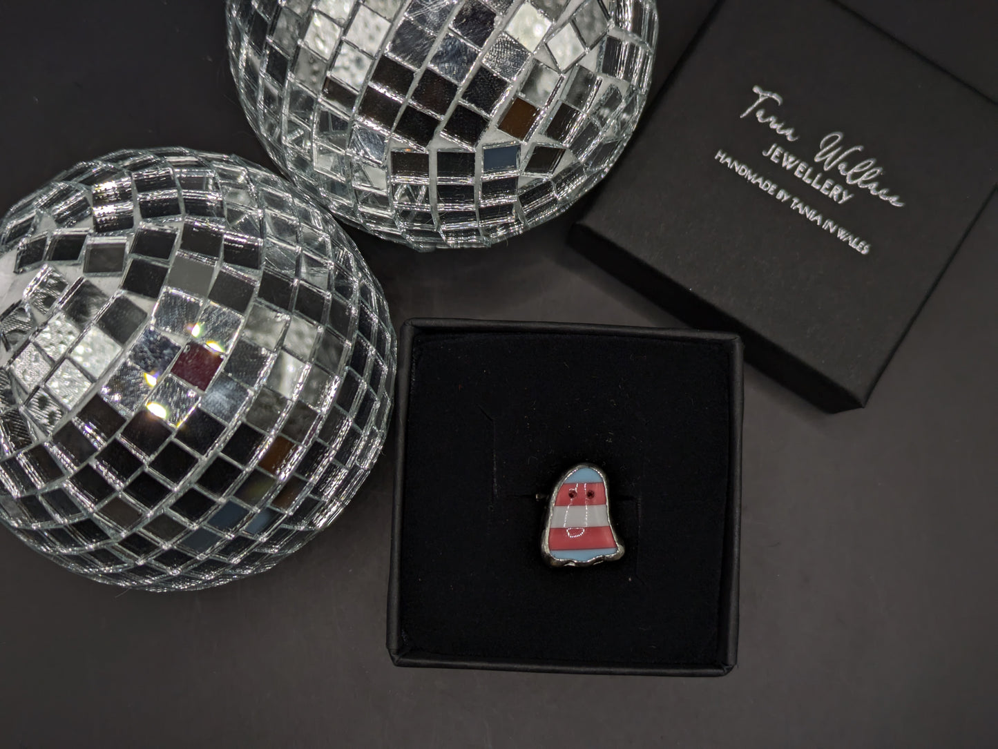 Pool Ball Trans Ghost Pin Badge